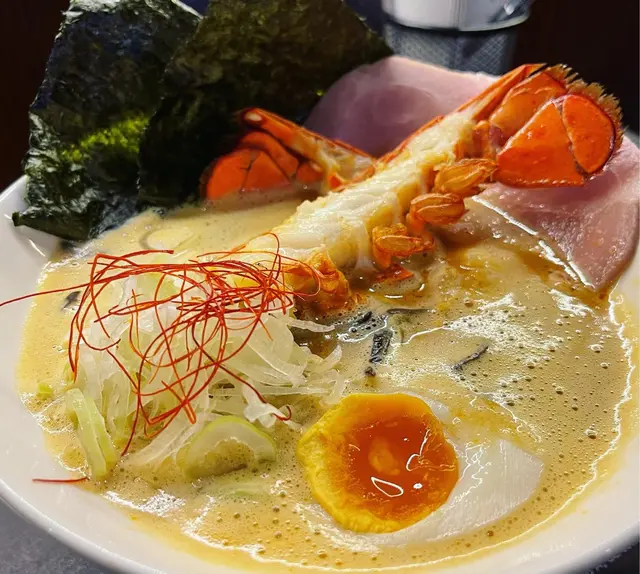 極濃龍蝦湯拉麵(配龍蝦尾)