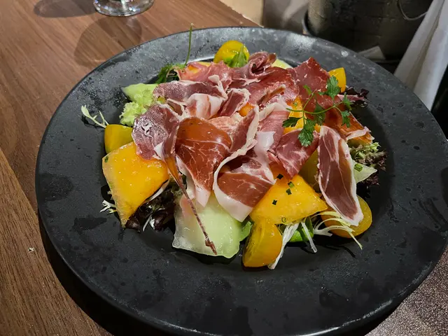 西班牙黑豚風腿.蜜瓜柚子沙律