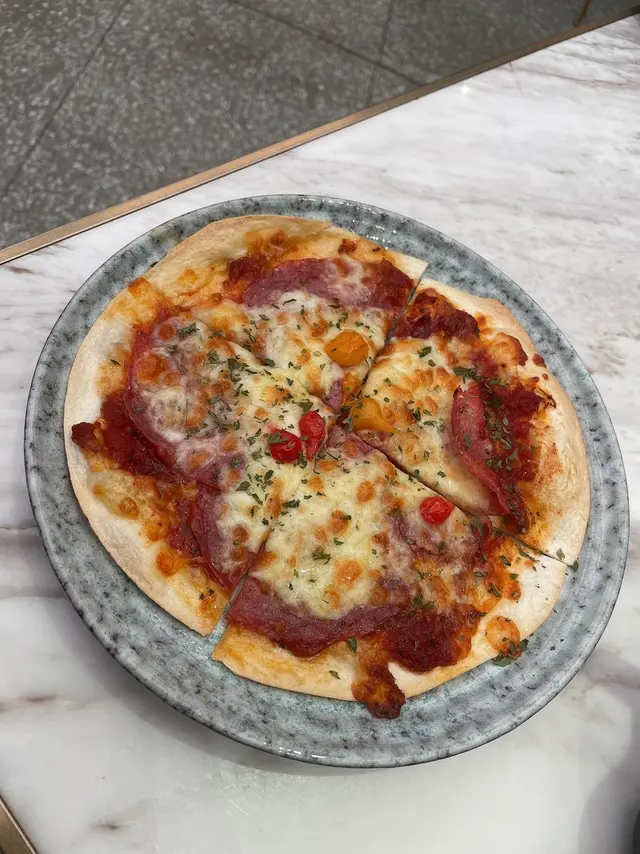 呢個PIZZA夠惹味，好有驚喜