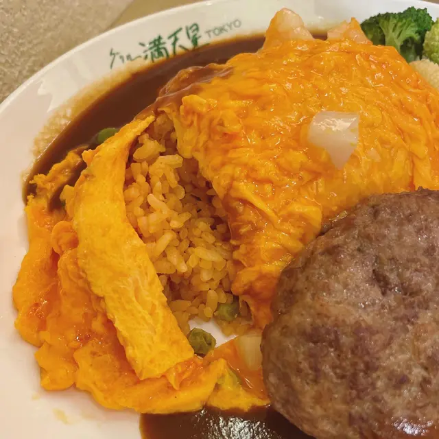 滿天星肉汁漢堡扒蛋包飯