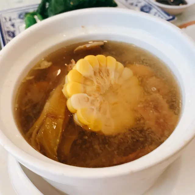 茯苓白朮霸王花五指毛桃湯