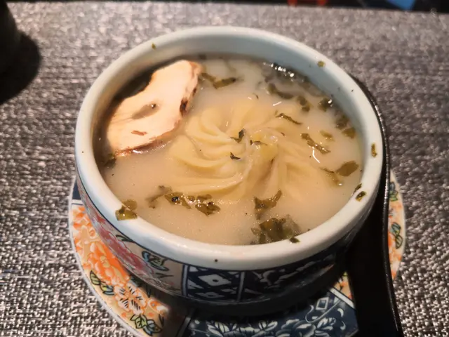 酸菜松茸鯛魚灌湯包