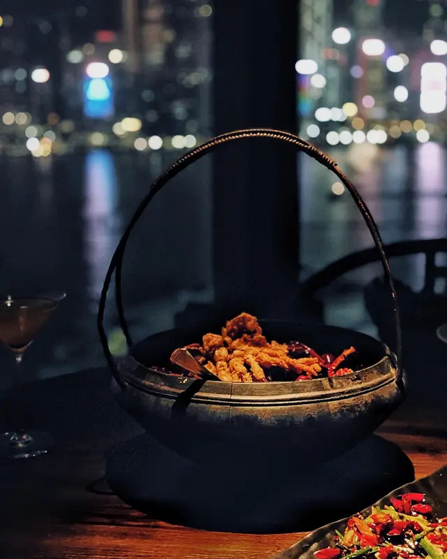 大紅燈籠高高掛