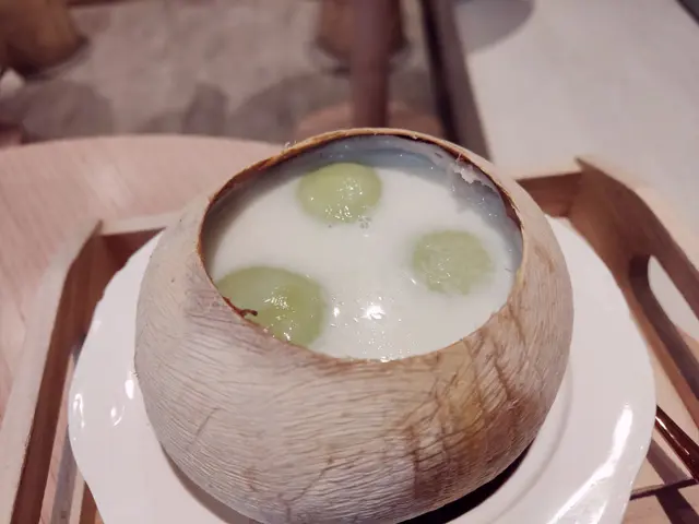 椰皇湯丸燉雙皮奶