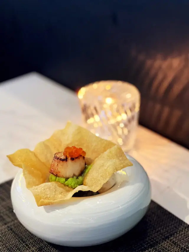 焦糖北海道帆立貝.三文魚籽.青芥末枝豆蓉