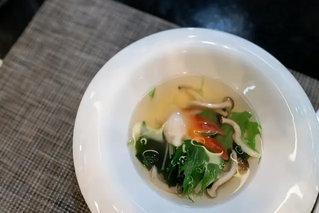 昆布鰹魚湯配北寄貝