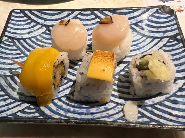 約款卷物及壽司都味道不錯