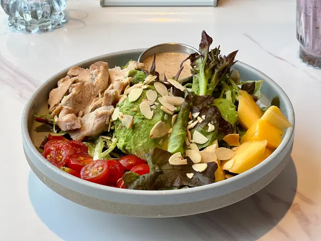 牛油果芒果沙律