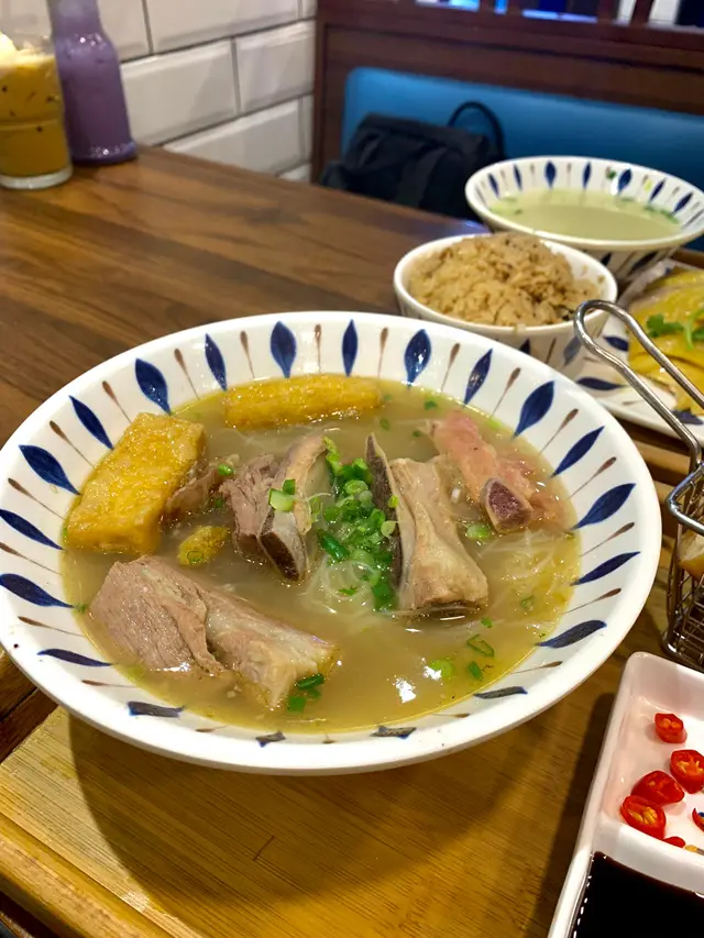 新加坡白胡椒肉骨茶湯米粉