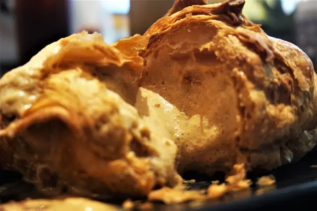 海鹽焦糖咖啡流心牛角包