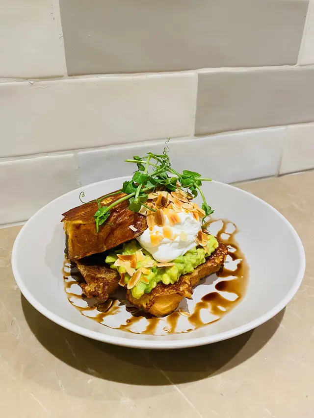 牛油果忌廉芝士法式多士