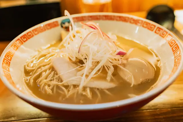 慢煮博多地雞肉雞白湯拉麵