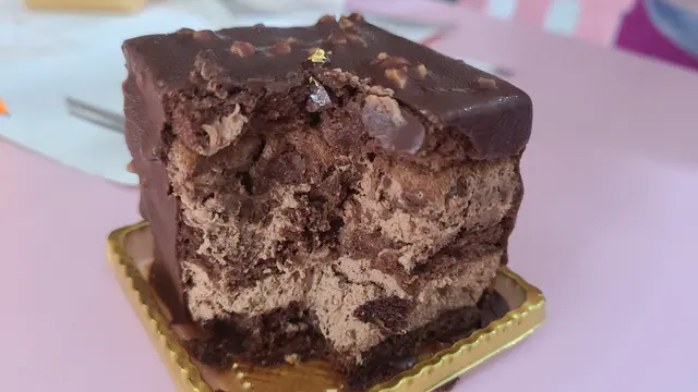 脆皮杏仁朱古力蛋糕