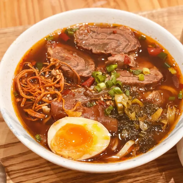 麻辣牛肉牛筋湯麵 
