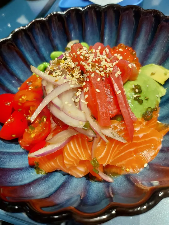 三交魚刺身‧牛油果蓋飯