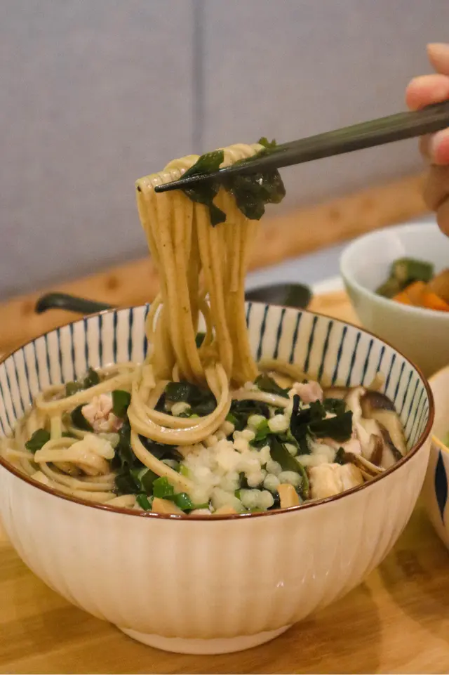 雞肉鍋燒海藻烏冬