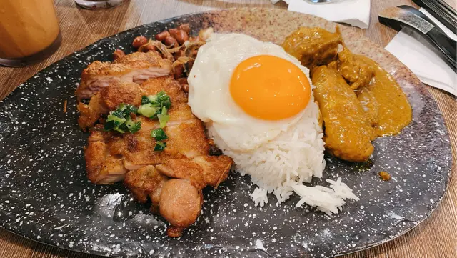 馬拉風味鴛鴦雞椰漿飯