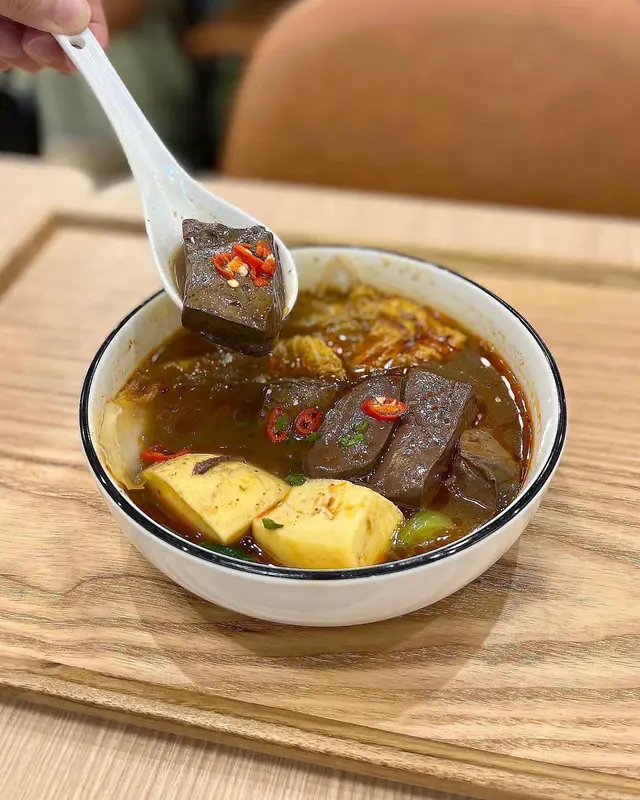 麻辣鴨血