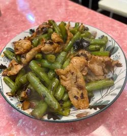 豬頸肉炒四季豆