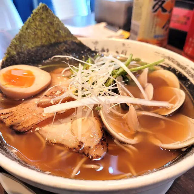 黑松露蜆貝醬油湯拉麵