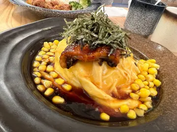 日式鰻魚蛋包飯