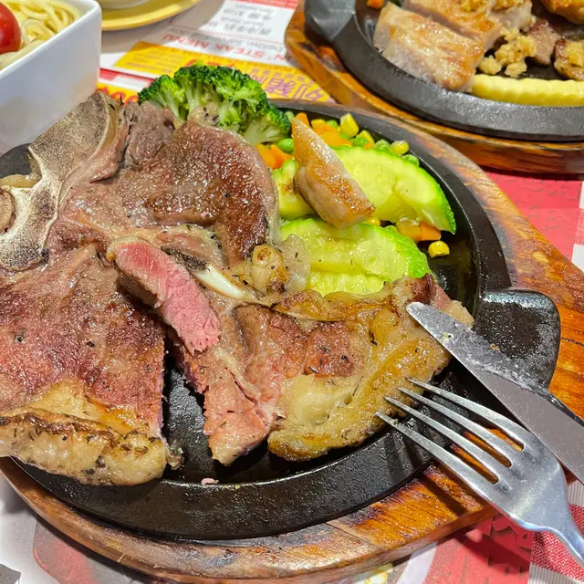 鐵板淡忌廉黑椒汁T骨牛魔王