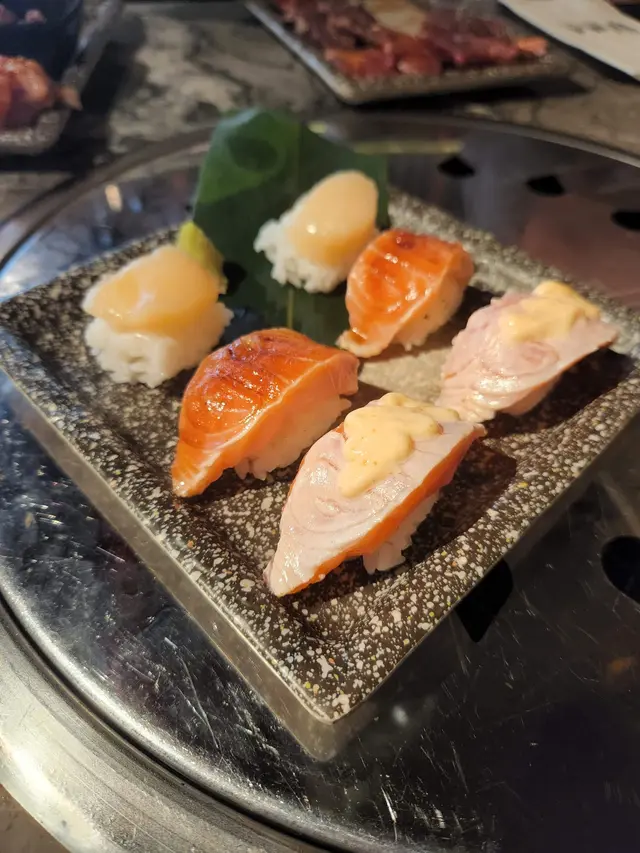 明太子醬三文魚炙燒壽司