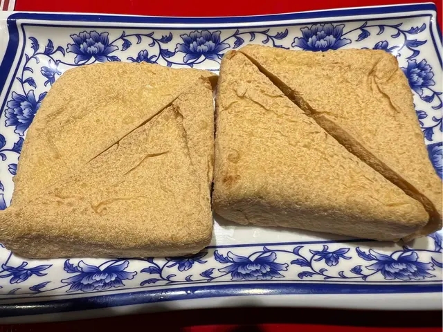 熱辣辣上枱,配上蔥鹽醬汁