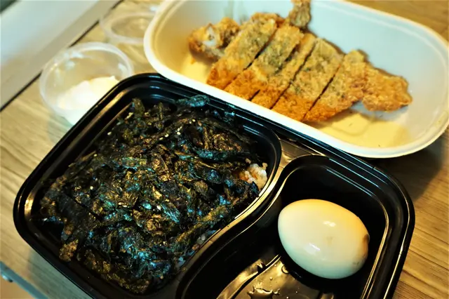 吉列豬扒溏心蛋紫菜伴飯