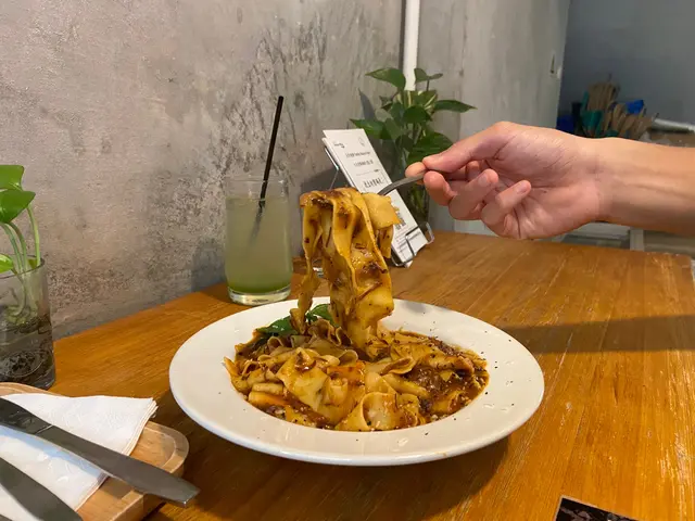 拿波里燉牛肉新鮮手工絲帶闊麵