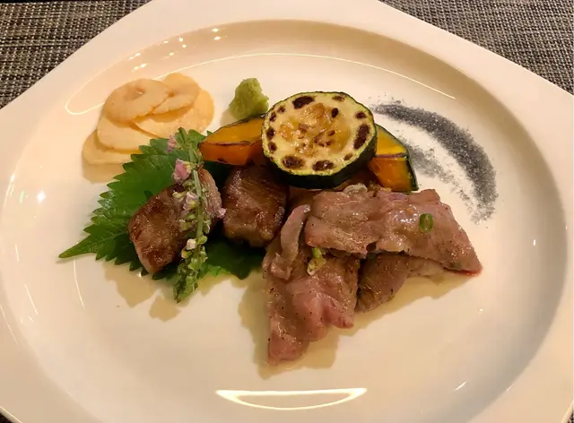 熊本縣A5和牛 (厚燒 + 薄燒) + 香煎野菜