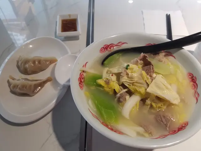 肥牛米線配鍋貼