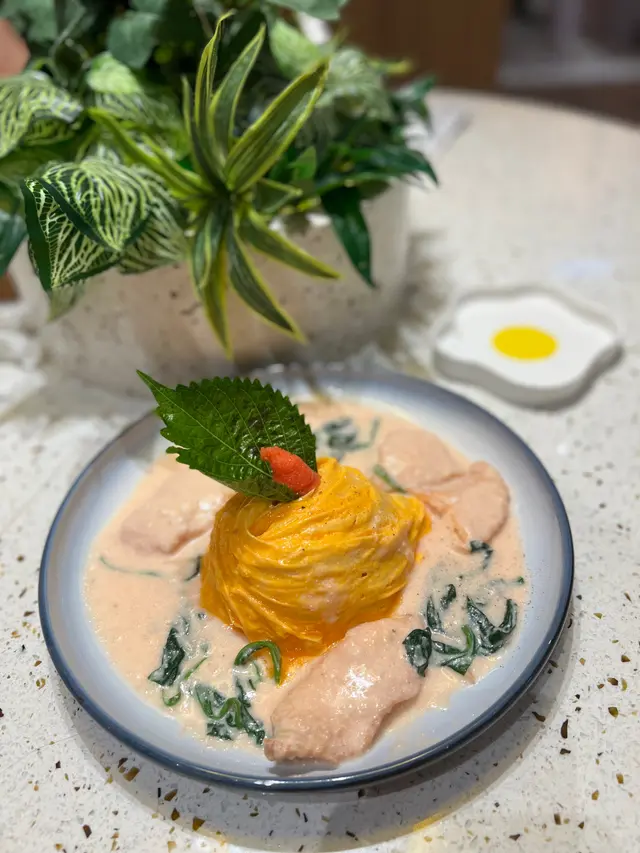 忌廉汁香濃 三文魚有點腥