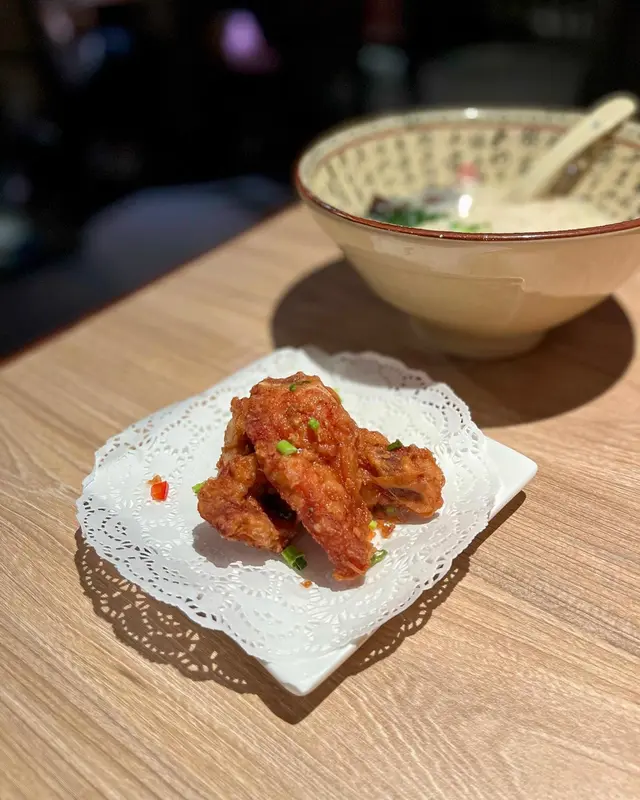 蒜香排骨豬骨湯拉麵