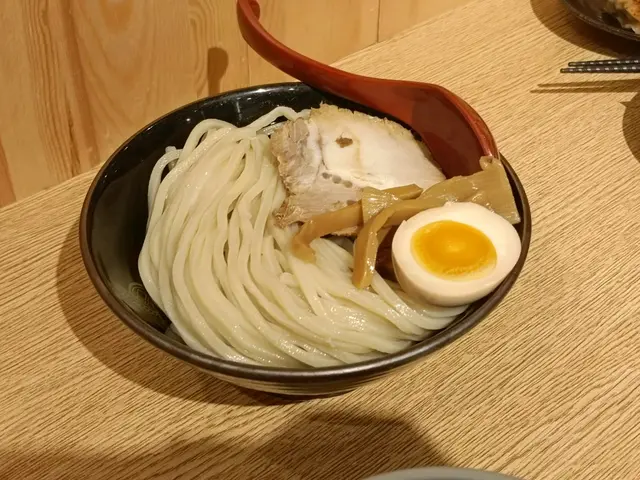 沾麵份量唔小,可惜叉燒唔夠肥