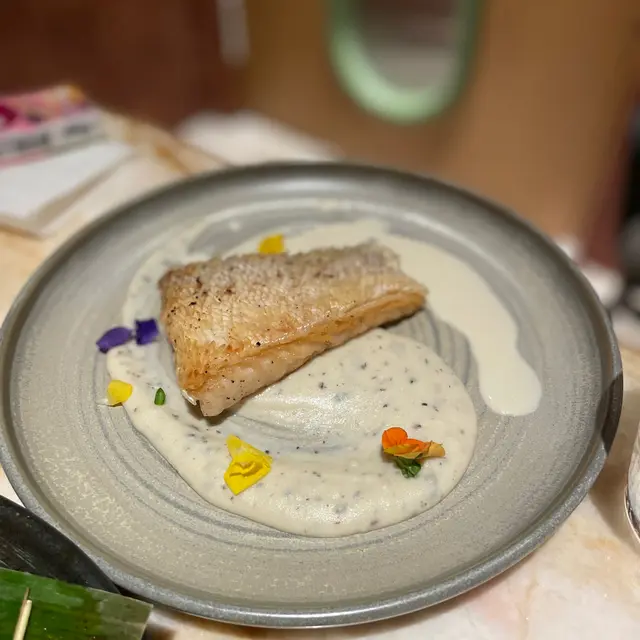 Half-fried Red Tile Fish with Lemongrass Cappuccino