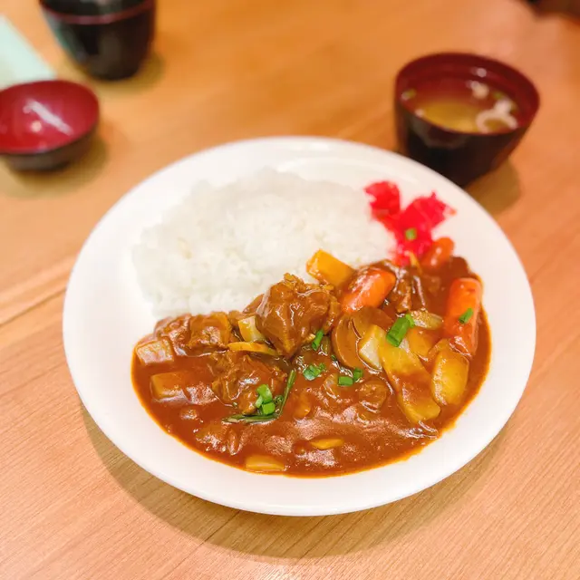 咖喱牛肉飯