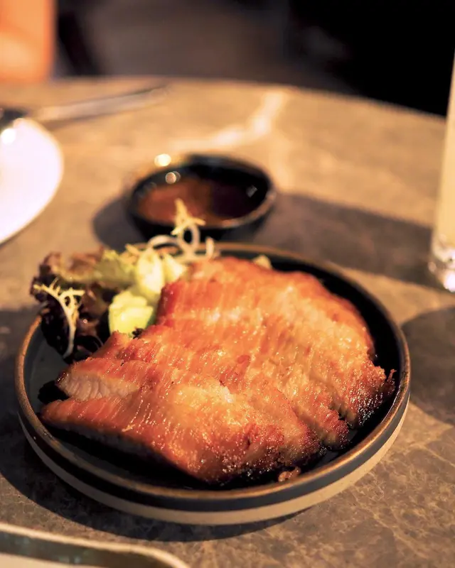 燒西班牙栗飼豬頸肉