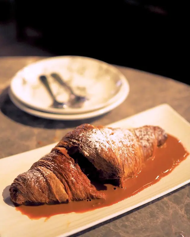 泰式奶茶流心牛角包