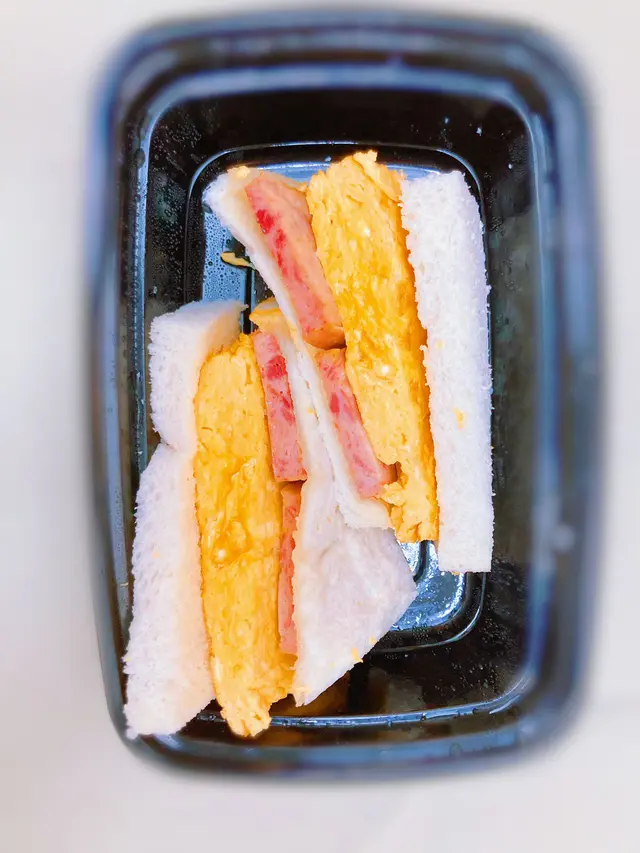 超厚夠吋特級餐肉滑蛋治