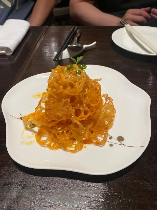 賣相好好,藕片切到好薄,而且好脆,但無乜年藕味