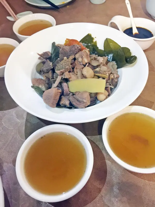 原鼎燉龍利葉青欖柑桔黑毛豚肉湯