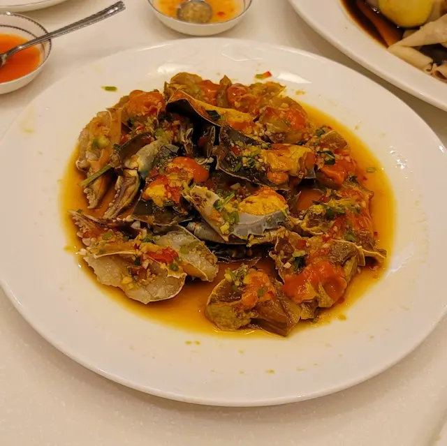 新鮮，肉好甜，比較韓式醬油蟹有另一種風味，微辣香口