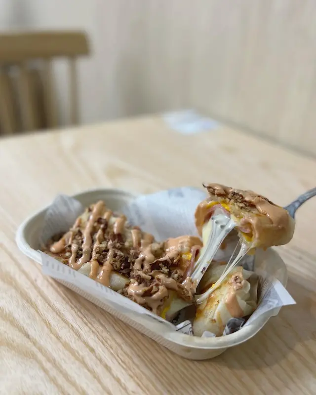 拉絲芝士火腿蛋餅