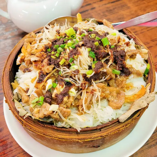 咸鮮蝦乾荷葉籠仔飯