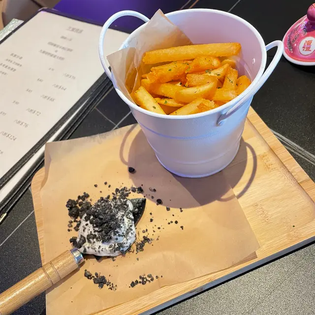 工人黑松露薯條