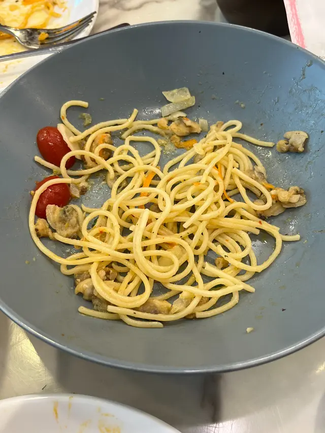 無乜特別,都係蒜片辣汁急凍蜆肉