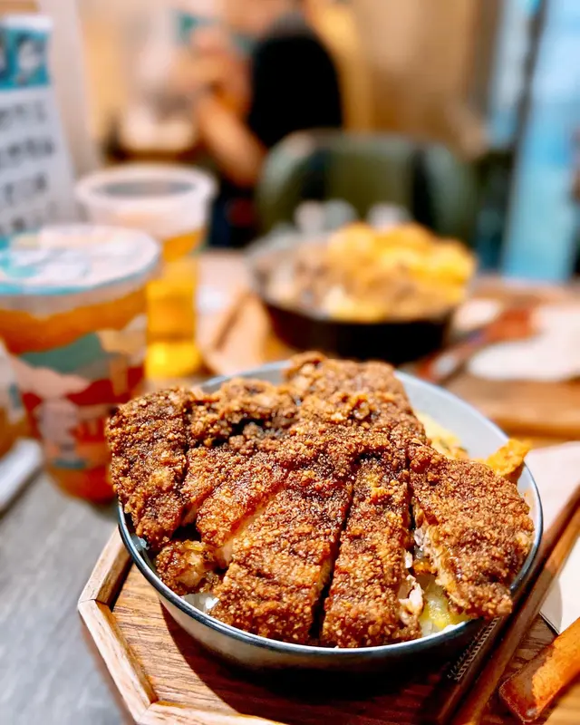 那個滷排骨便當 