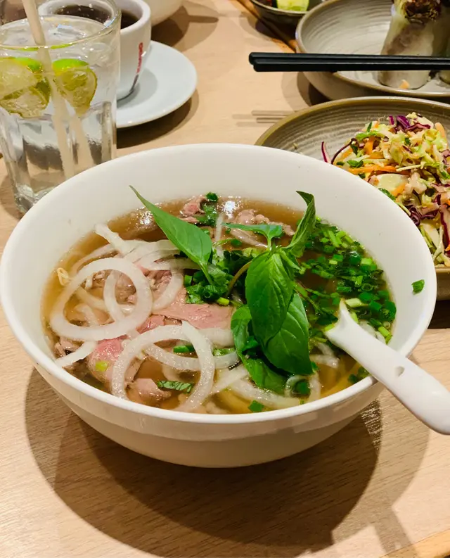 生牛肉湯河