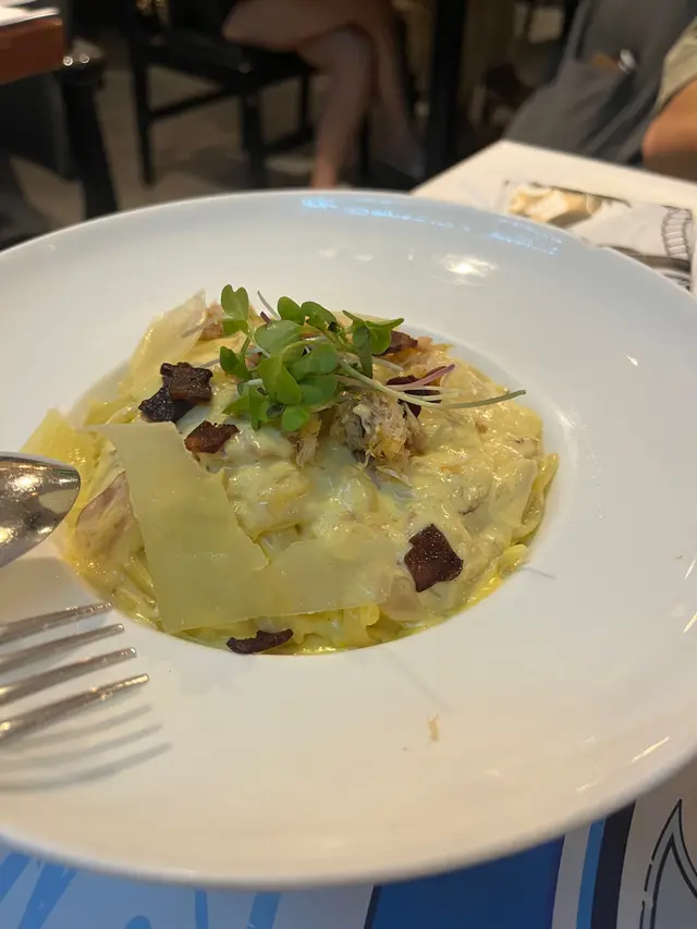 Crab Meat Linguine Carbonara 蟹肉卡邦尼扁意粉